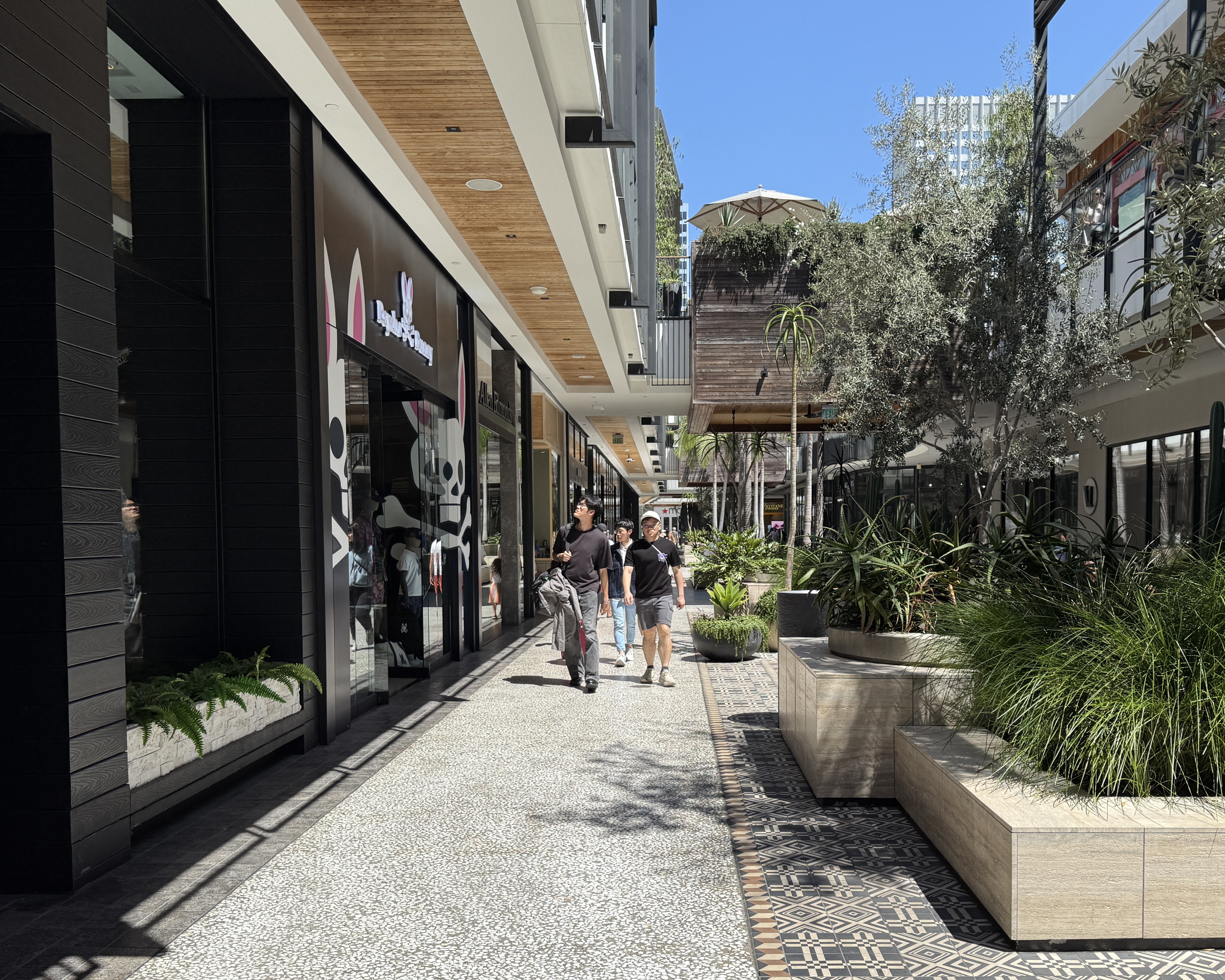 Street scene 24mm